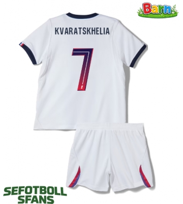 Paris Saint-Germain Khvicha Kvaratskhelia #7 Bortaställ Barn 2026-27 Kortärmad (+ Korta byxor)